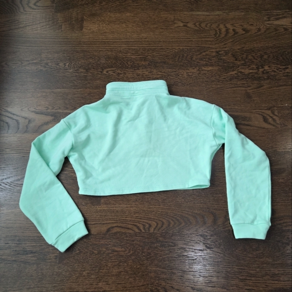 NWOT Mint Green Cropped Pullover size S - Picture 9 of 9
